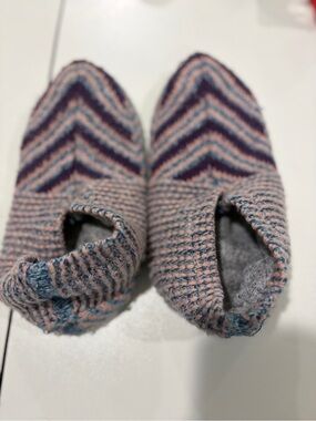 Bombas Knit Slippers in Pink and Blue